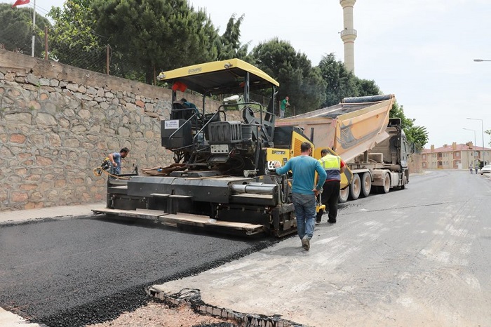 Radar Caddesine scak asfalt serildi
