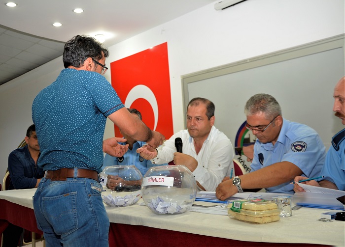 Kurban Yerleri in Kura ekildi