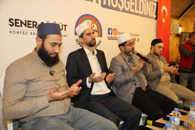Krfezde Dualar ehitler in Okundu