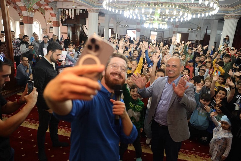 Krfezli ocuklar Serta Abileri ile bulutu