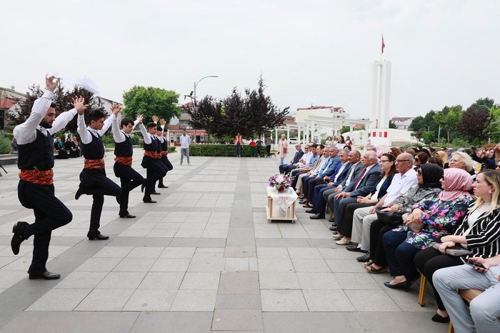 St, "Sanat Sokaklar Oluturacaz"