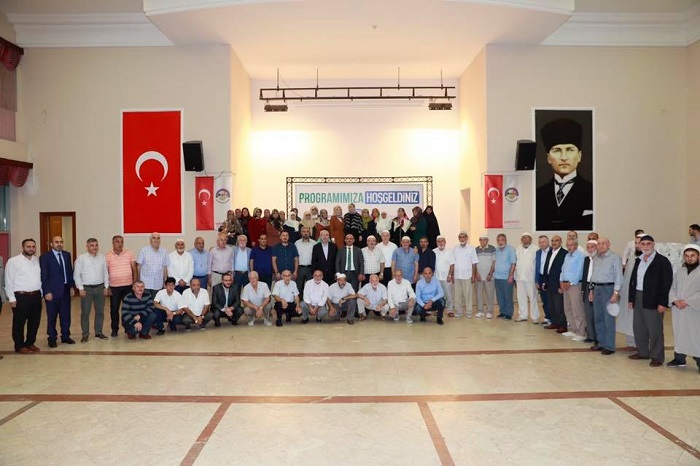 Bakan St, Haclarla Yemekte Bulutu
