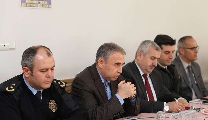 Hac Osman in Pe Pee Mjdeler