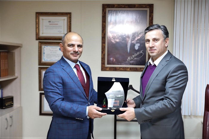 Bakan Stten Yazc ve zne Ziyaret