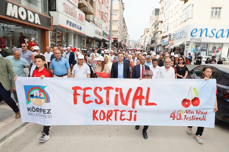 Krfezde Altn Kiraz Festivali cokusu