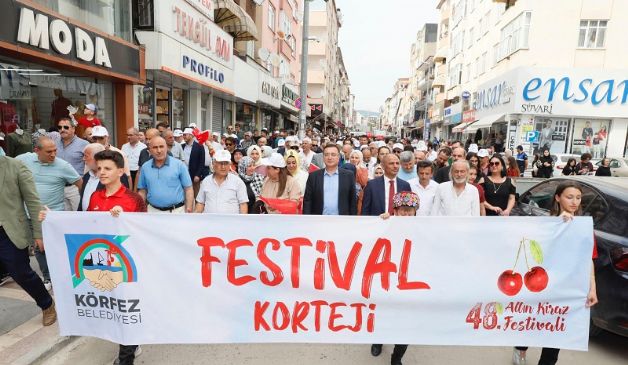 Krfezde Altn Kiraz Festivali cokusu