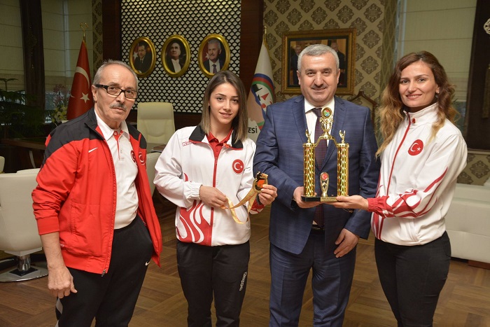Aldnz Madalyalar Gsmz Kabartyor