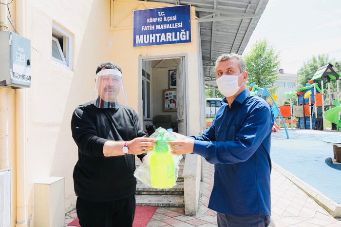 Berber ve Kuafrlere Dezenfektan Pompas