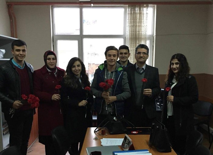 Körfezli Gençler Öğretmenleri Unutmadı