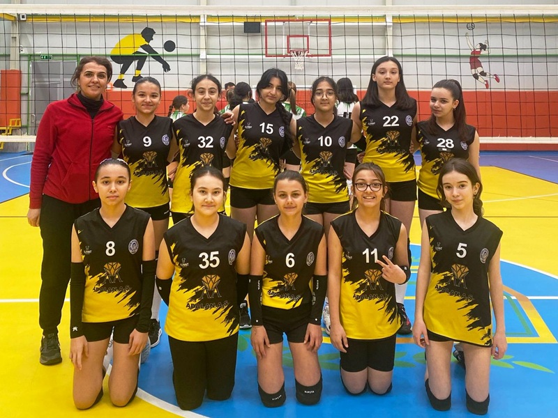 Krfez Yldz Kzlar Voleybol Turnuvas balad