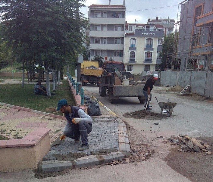 Krfezde Parklar Elden Geiriliyor