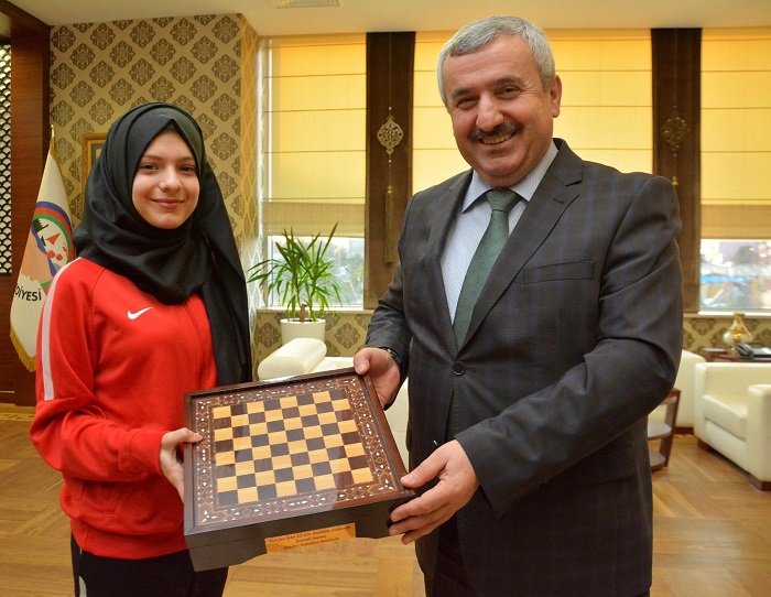 Bakan smail Baran ampiyonlar Arlad