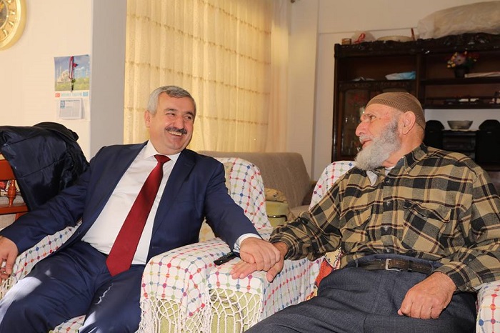 Bakan Barandan at-Kap Ziyaret
