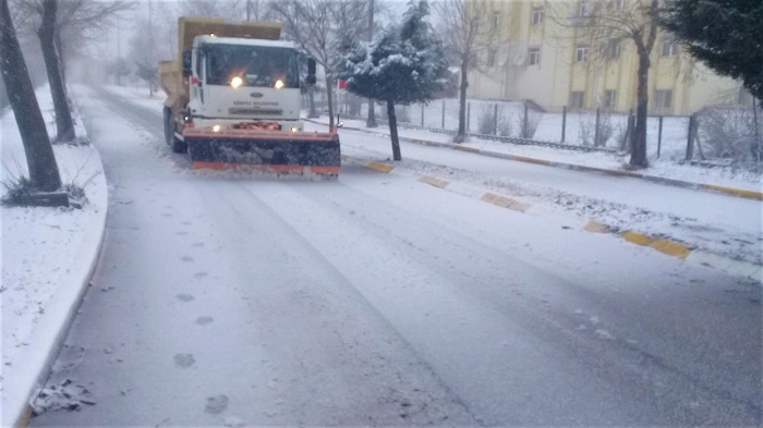 KRFEZ BELEDYESݴNDEN KAR TEMZLEME ALIMASI