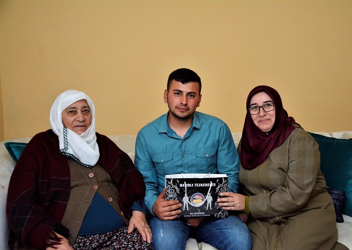 Askere Gideceklere Tezkere Hediyesi