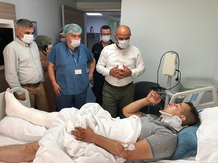 Bakan St Yaral Askerleri Ziyaret Etti