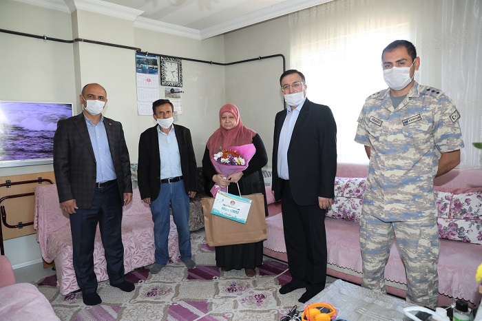 Bakan St, "Sizlerin Duas Bizlere Yeter"